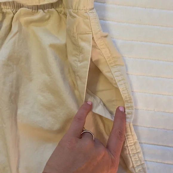 Abercrombie & Fitch Cream High-Waisted Paperbag Shorts - Picture 5 of 9